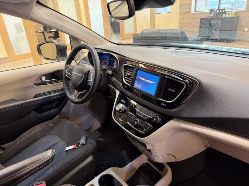 2024 Chrysler Grand Caravan SXT FWD