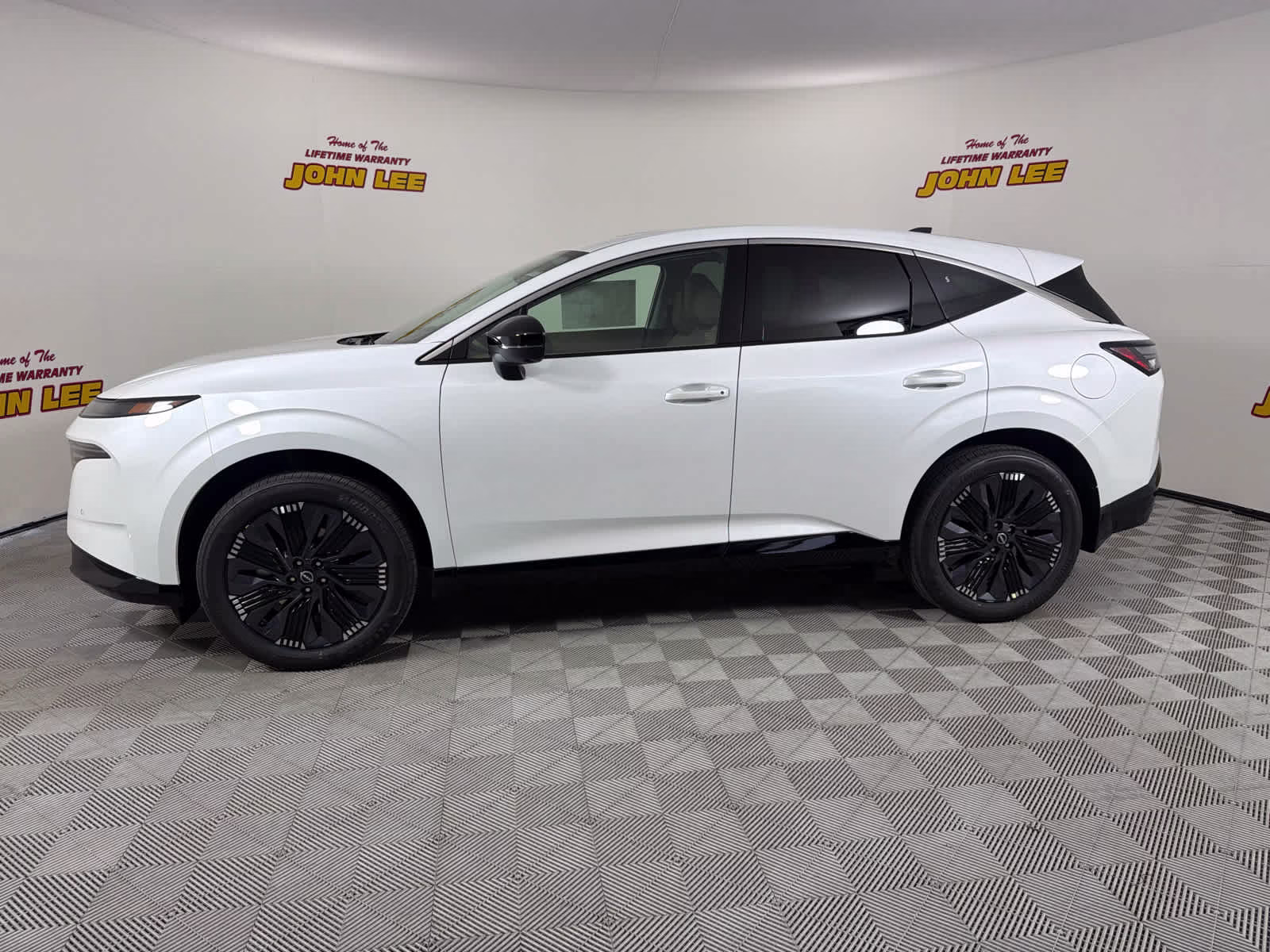 2026 Everest White Pearl Tricoat Nissan Murano Platinum AWD SUV