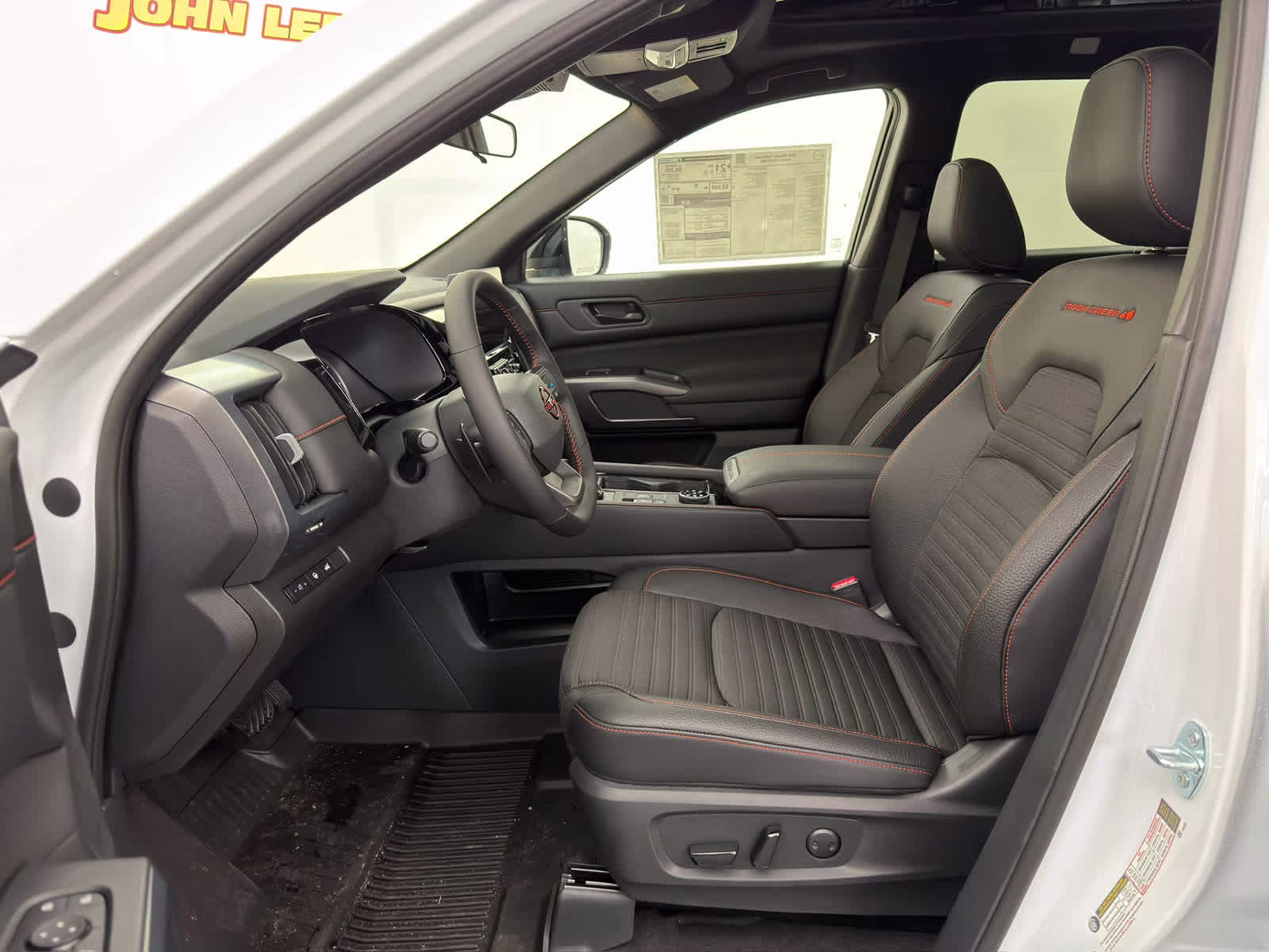 2026 Everest White Pearl Tricoat Nissan Pathfinder Rock Creek 4X4 SUV