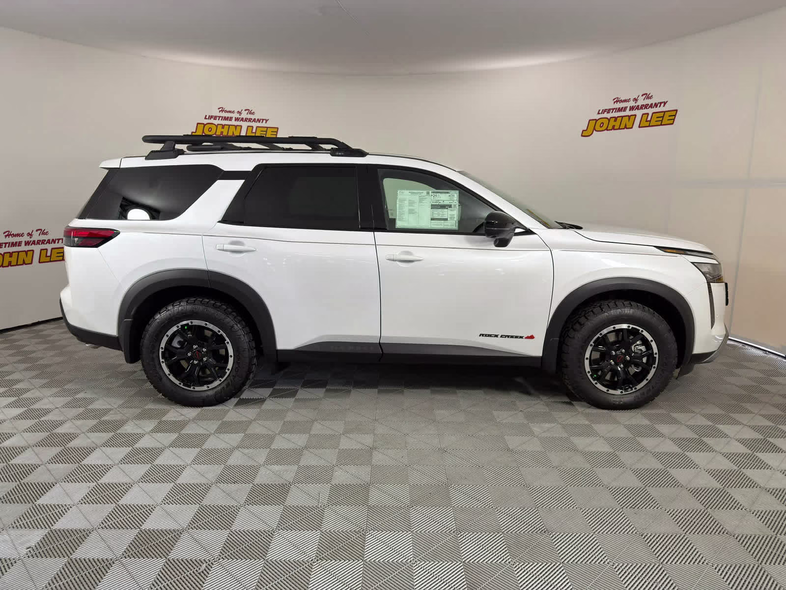 2026 Everest White Pearl Tricoat Nissan Pathfinder Rock Creek 4X4 SUV