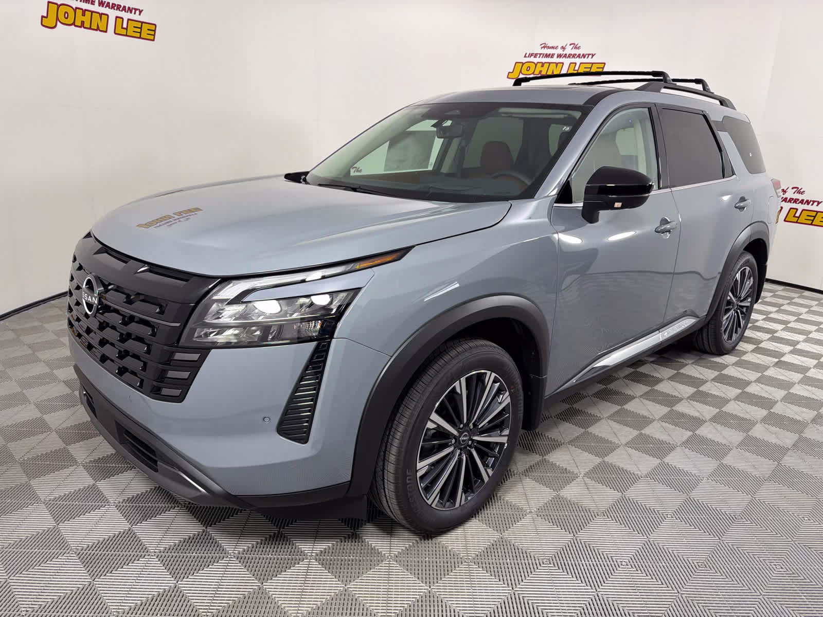 2026 Boulder Gray Pearl Nissan Pathfinder Platinum FWD SUV