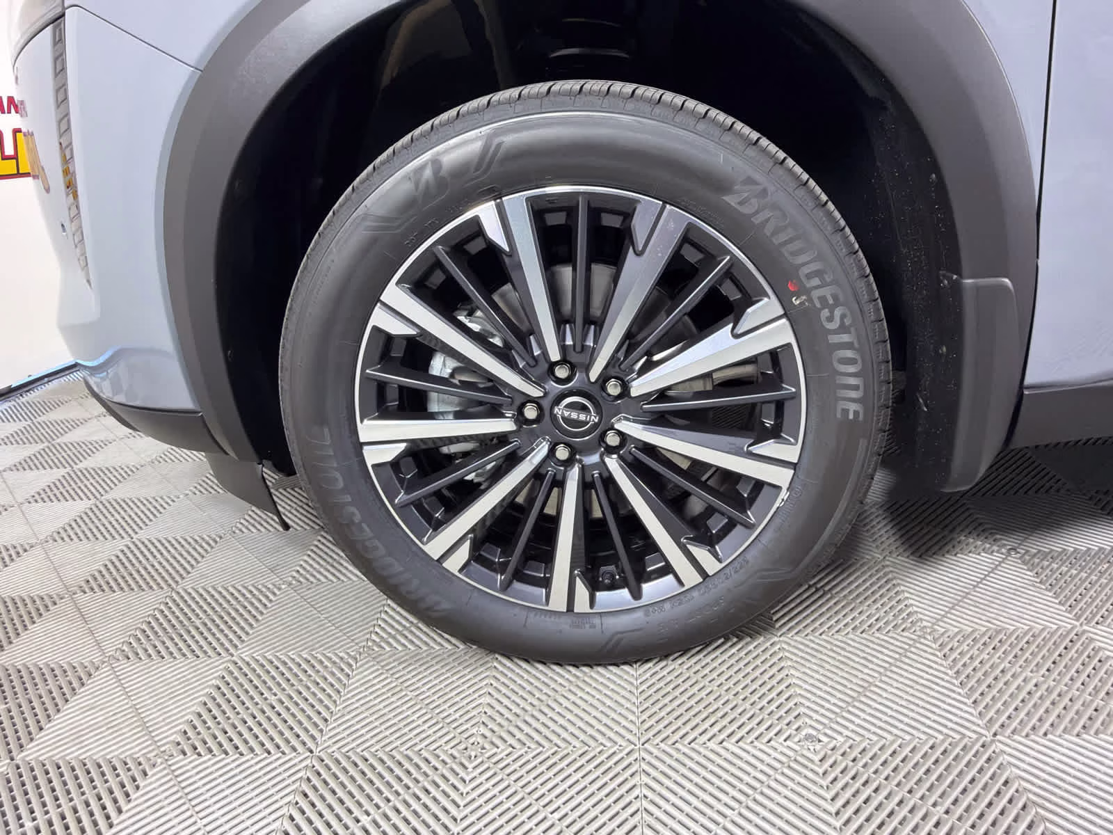 2026 Boulder Gray Pearl Nissan Pathfinder Platinum FWD SUV