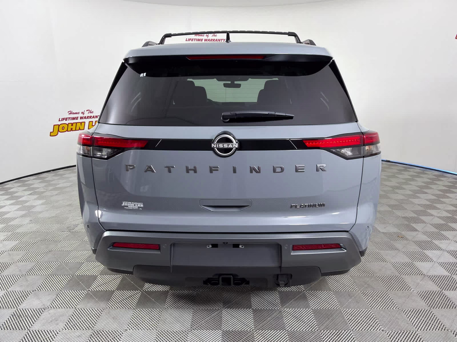 2026 Boulder Gray Pearl Nissan Pathfinder Platinum FWD SUV