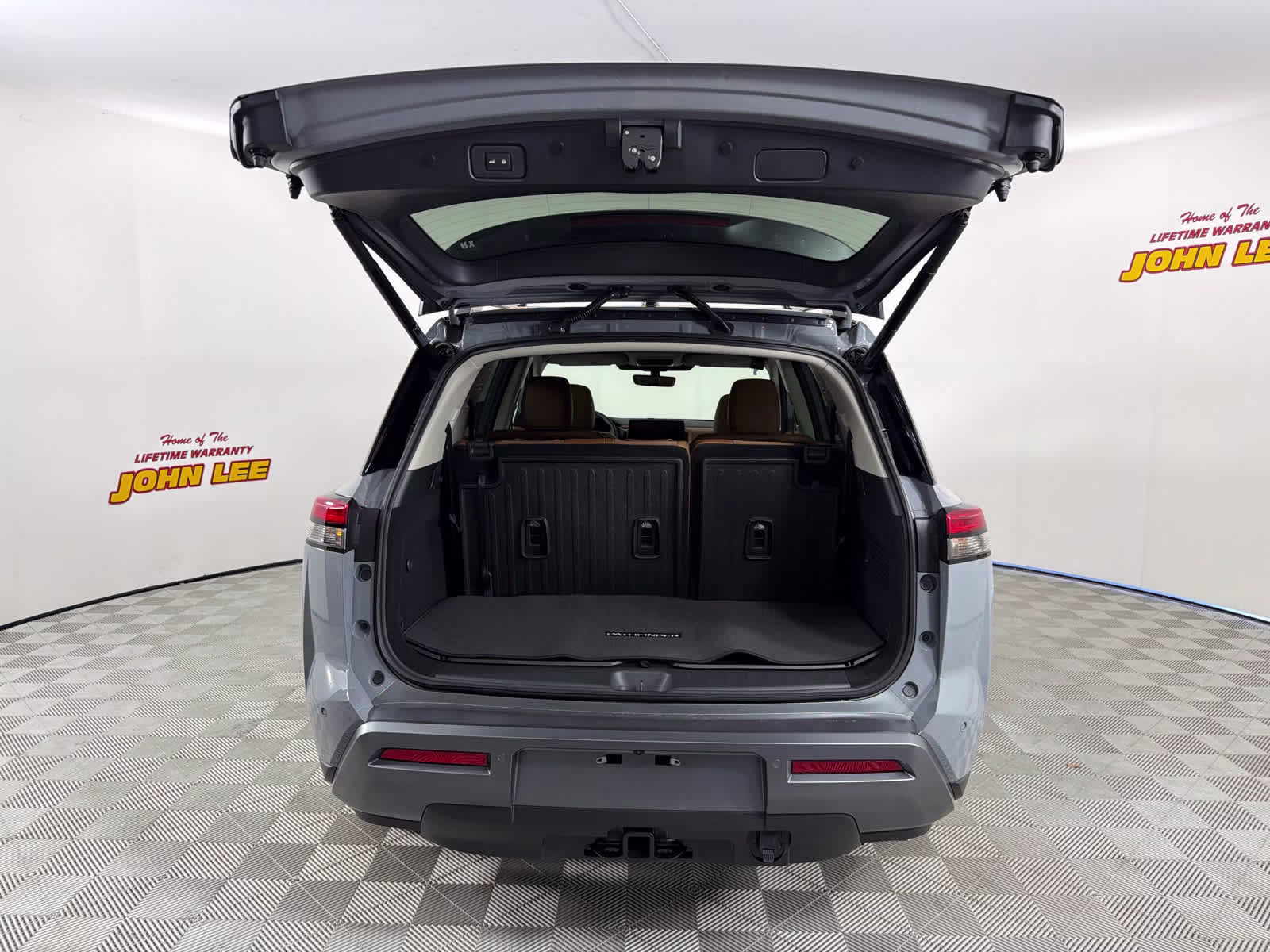 2026 Boulder Gray Pearl Nissan Pathfinder Platinum FWD SUV