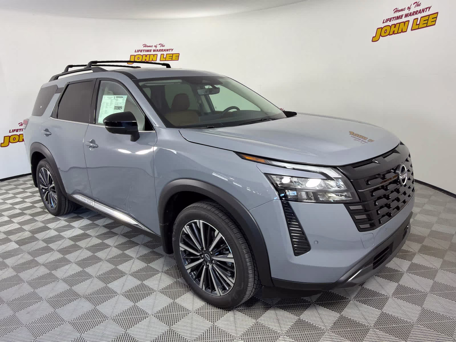 2026 Boulder Gray Pearl Nissan Pathfinder Platinum FWD SUV
