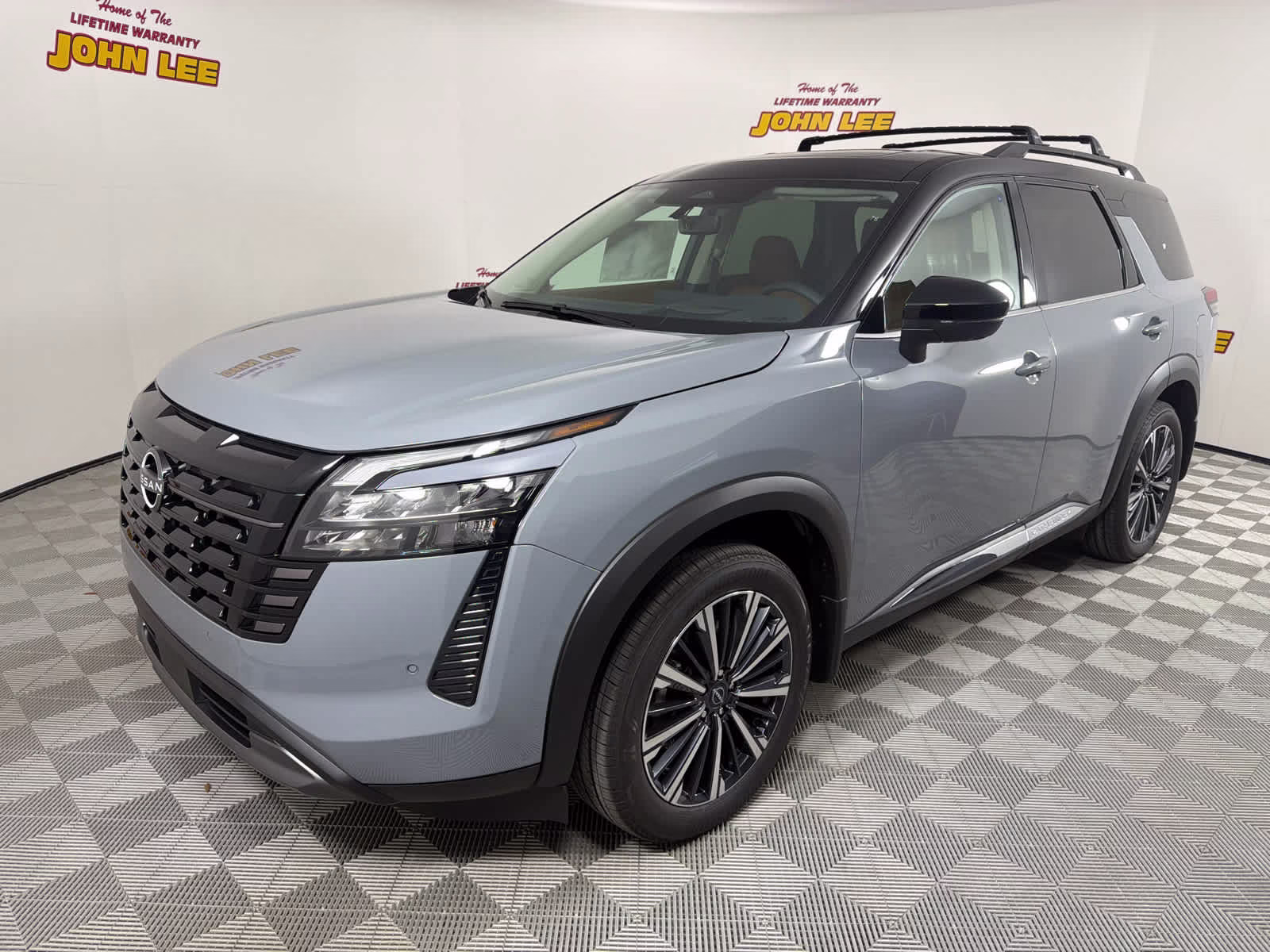 2026 Boulder Gray Pearl/Super Black Nissan Pathfinder Platinum FWD SUV