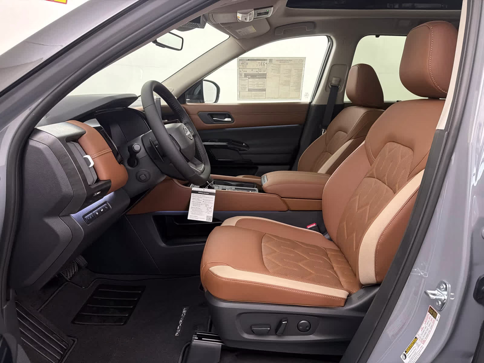 2026 Boulder Gray Pearl/Super Black Nissan Pathfinder Platinum FWD SUV