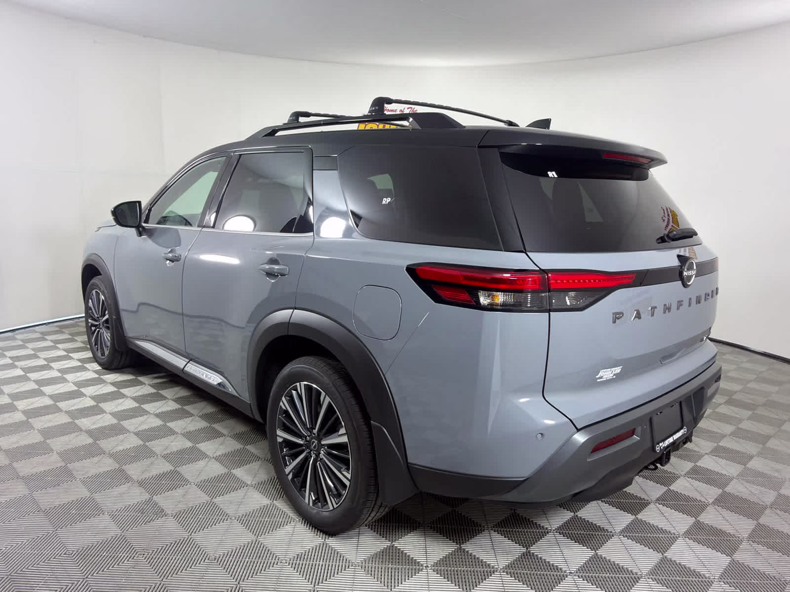 2026 Boulder Gray Pearl/Super Black Nissan Pathfinder Platinum FWD SUV