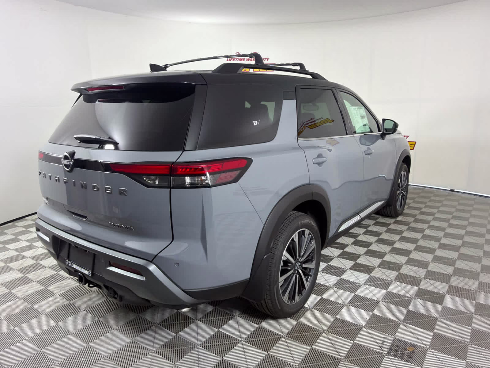 2026 Boulder Gray Pearl/Super Black Nissan Pathfinder Platinum FWD SUV