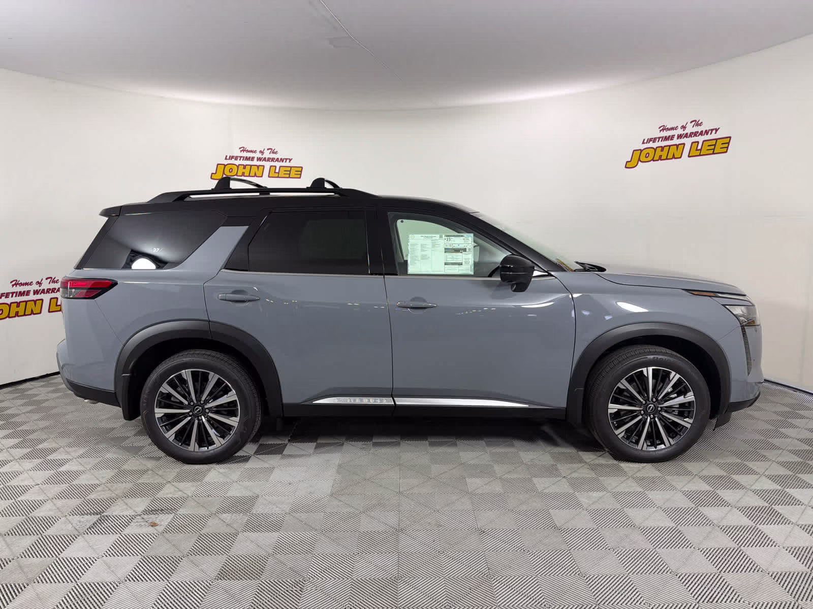 2026 Boulder Gray Pearl/Super Black Nissan Pathfinder Platinum FWD SUV