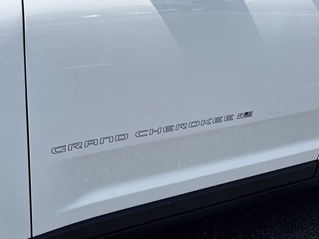 2026 Bright White Clearcoat Jeep Grand Cherokee L 85th Anniversary Edition 4X4 SUV