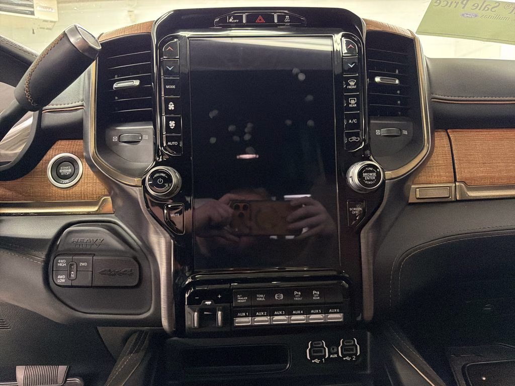 2024 Diamond Black Crystal Pearlcoat Ram 2500 Longhorn 4X4 Truck