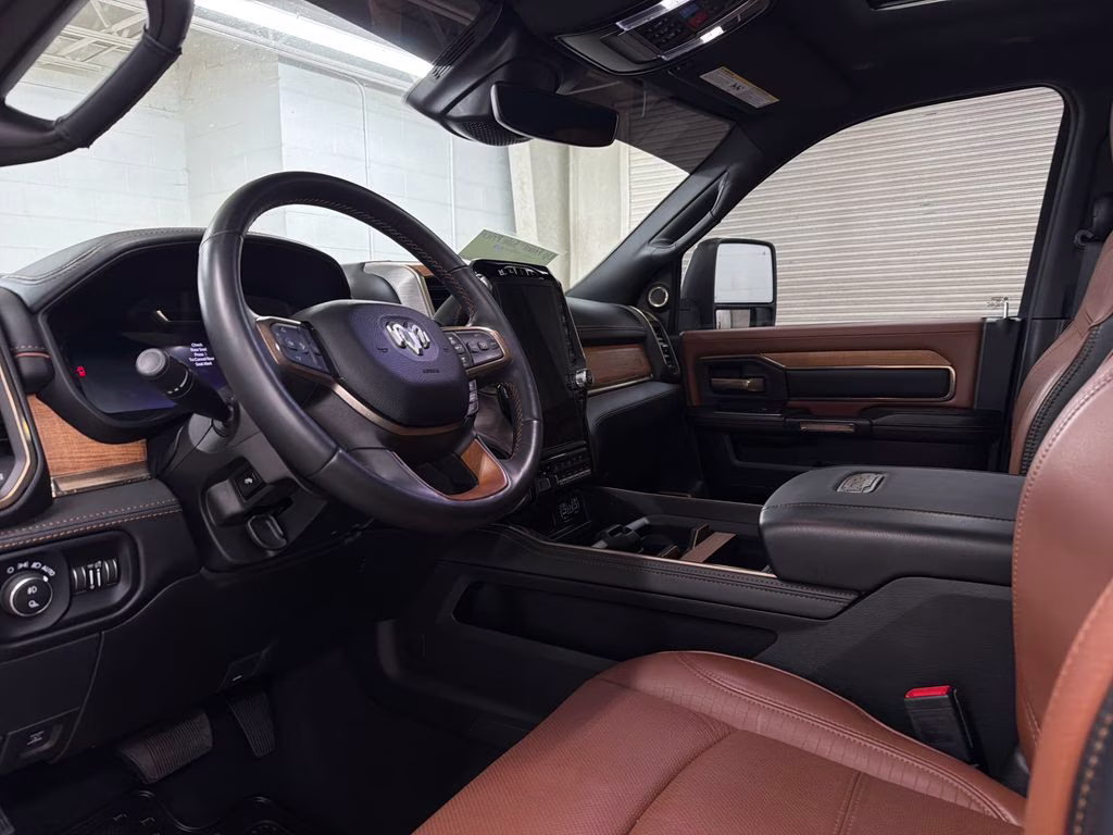 2024 Diamond Black Crystal Pearlcoat Ram 2500 Longhorn 4X4 Truck