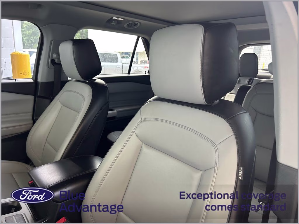 2021 Infinite Blue Metallic Tinted Clearcoat Ford Explorer XLT RWD SUV