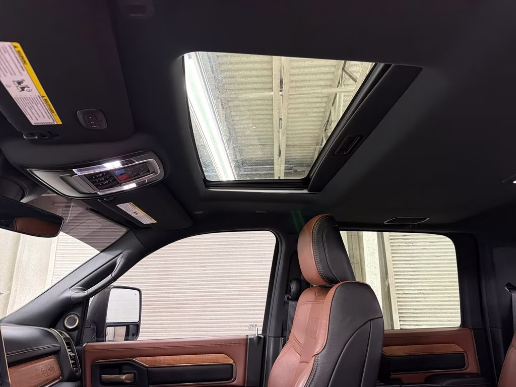 2024 Diamond Black Crystal Pearlcoat Ram 2500 Longhorn 4X4 Truck