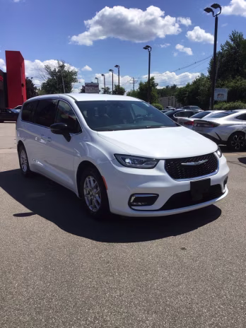 2024 Bright White Clearcoat Chrysler Pacifica Touring L FWD Van