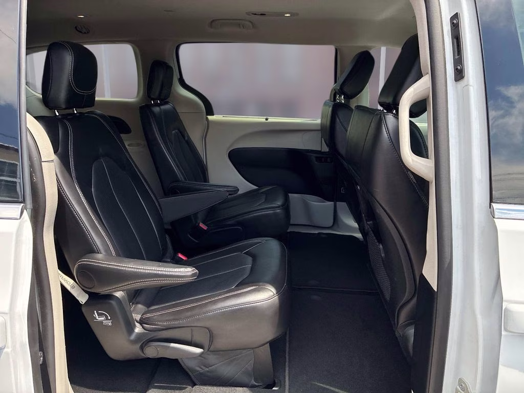 2024 Bright White Clearcoat Chrysler Pacifica Touring L FWD Van