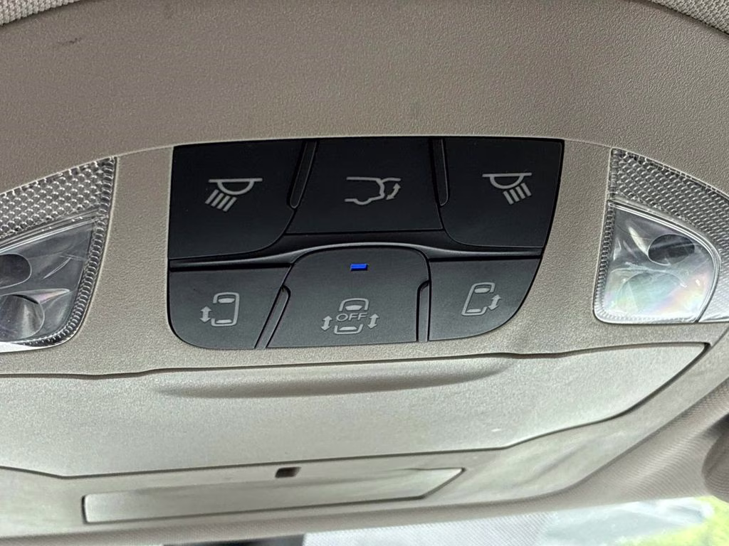 2024 Bright White Clearcoat Chrysler Pacifica Touring L FWD Van