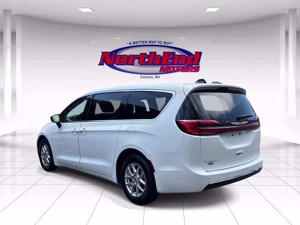 2024 Bright White Clearcoat Chrysler Pacifica Touring L FWD Van
