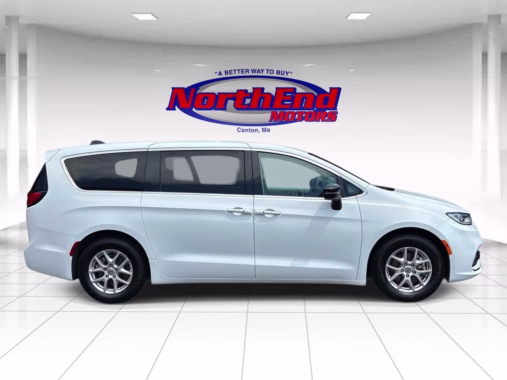 2024 Bright White Clearcoat Chrysler Pacifica Touring L FWD Van