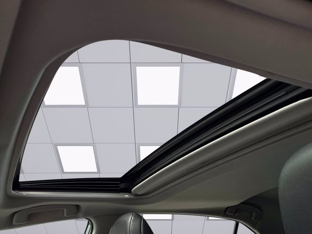 2018 Super White Toyota Camry SE FWD Sedan