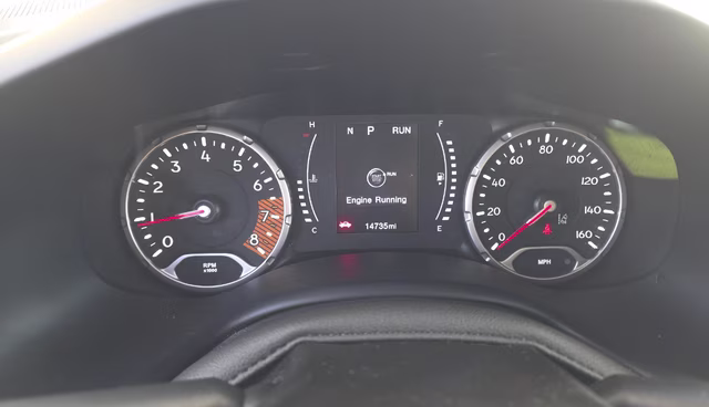 2023 Alpine White Clearcoat Jeep Renegade Latitude 4X4 SUV