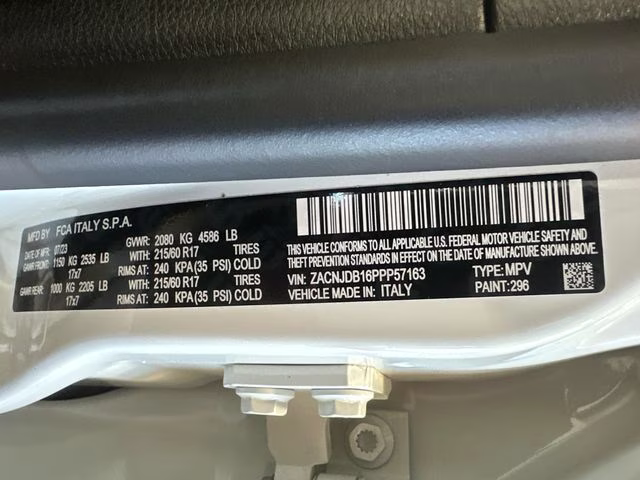 2023 Alpine White Clearcoat Jeep Renegade Latitude 4X4 SUV