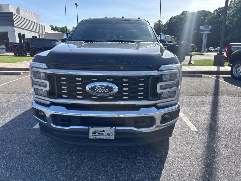 2025 Black Metallic Ford Super Duty F-350 DRW Lariat 4X4 Truck