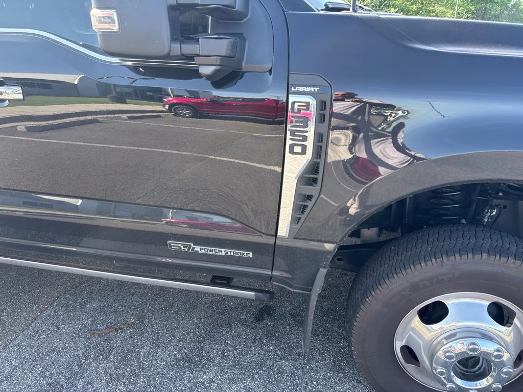 2025 Black Metallic Ford Super Duty F-350 DRW Lariat 4X4 Truck