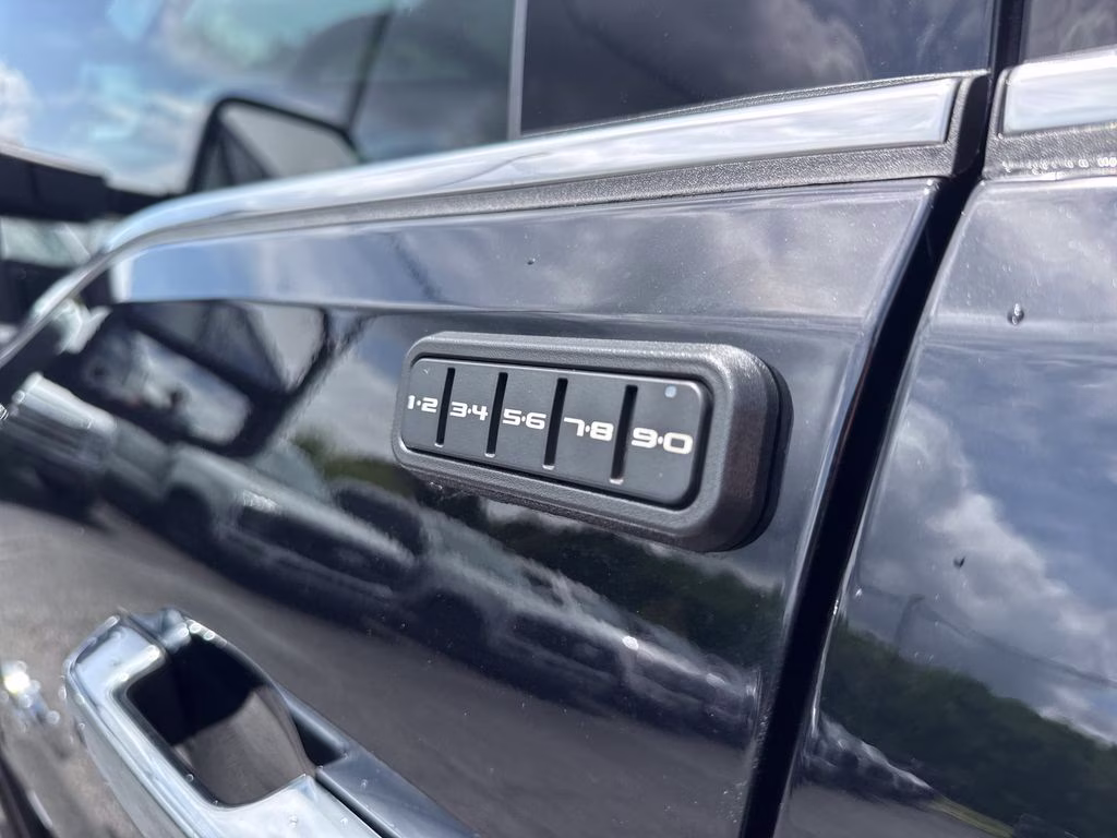 2025 Black Metallic Ford Super Duty F-350 DRW Lariat 4X4 Truck
