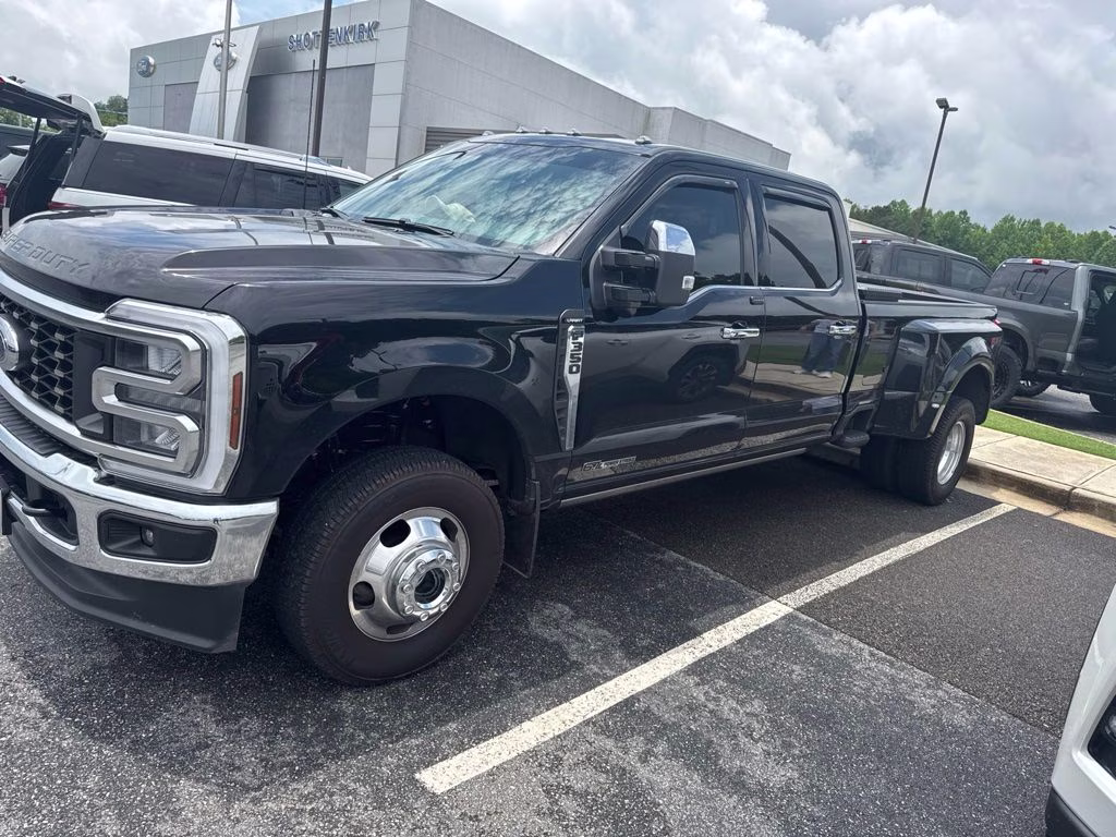 2025 Black Metallic Ford Super Duty F-350 DRW Lariat 4X4 Truck