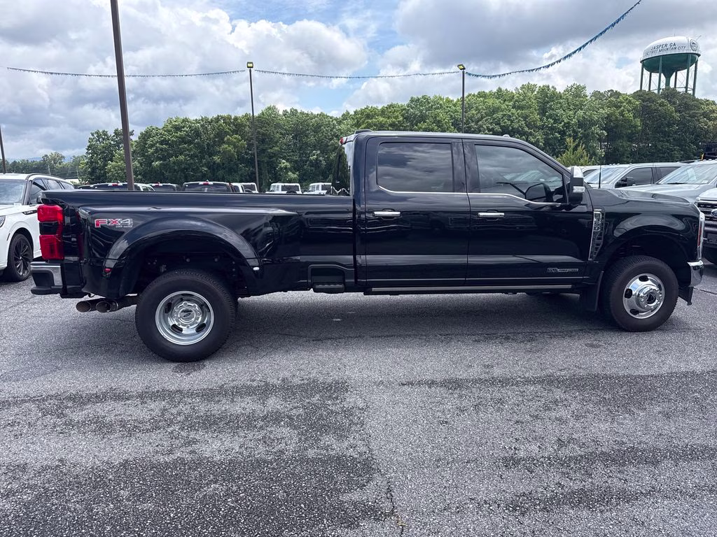 2025 Black Metallic Ford Super Duty F-350 DRW Lariat 4X4 Truck