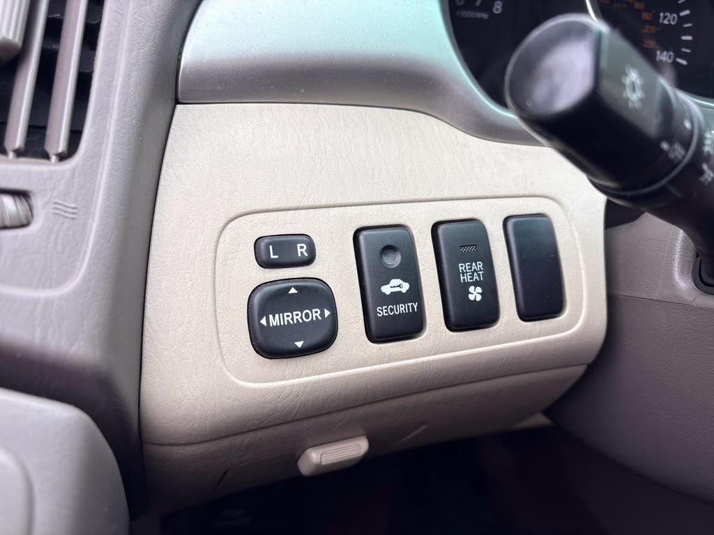 2007 Sonora Gold Pearl Toyota Highlander Base FWD SUV