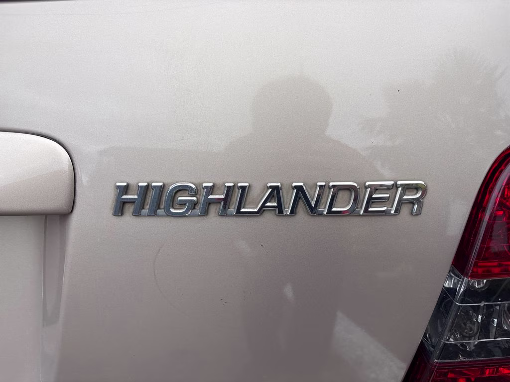 2007 Sonora Gold Pearl Toyota Highlander Base FWD SUV