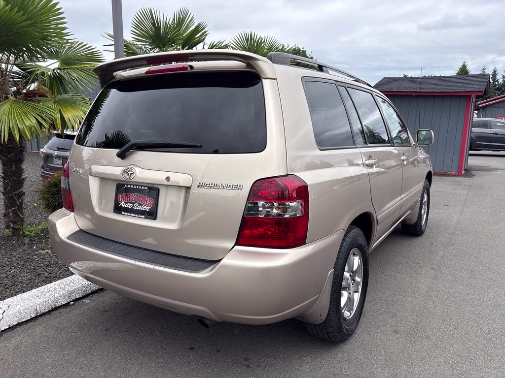 2007 Sonora Gold Pearl Toyota Highlander Base FWD SUV
