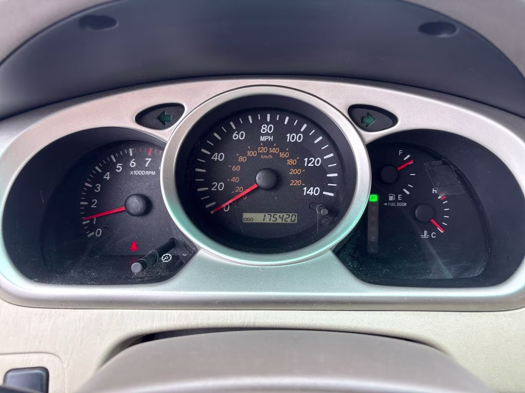 2007 Sonora Gold Pearl Toyota Highlander Base FWD SUV