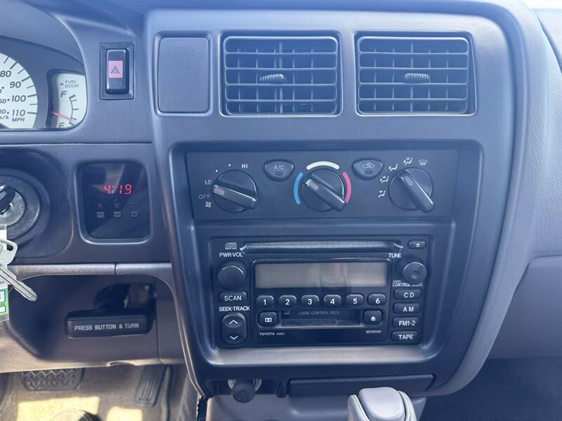2002 Lunar Mist Metallic Toyota Tacoma PreRunner V6 RWD Truck