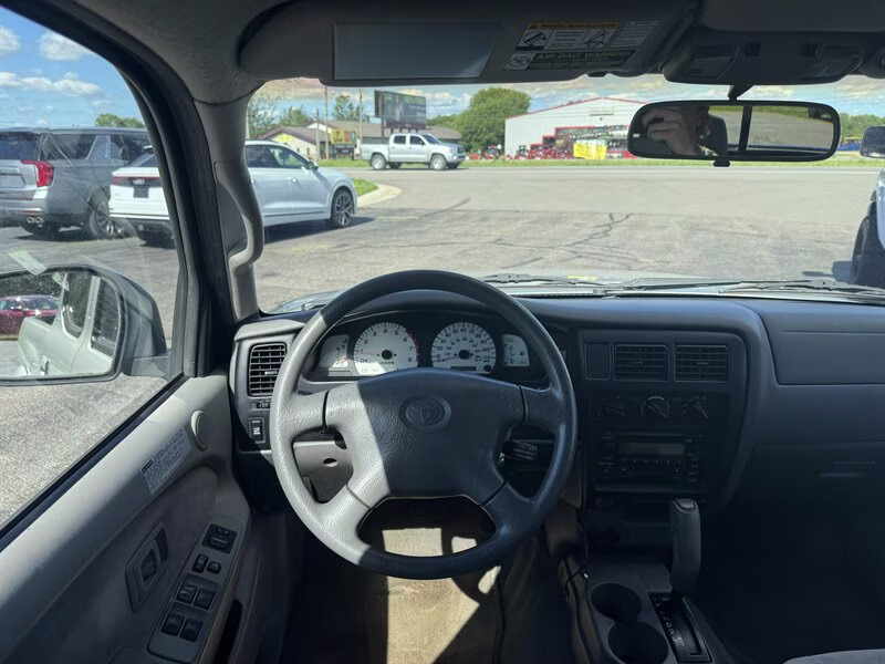2002 Lunar Mist Metallic Toyota Tacoma PreRunner V6 RWD Truck