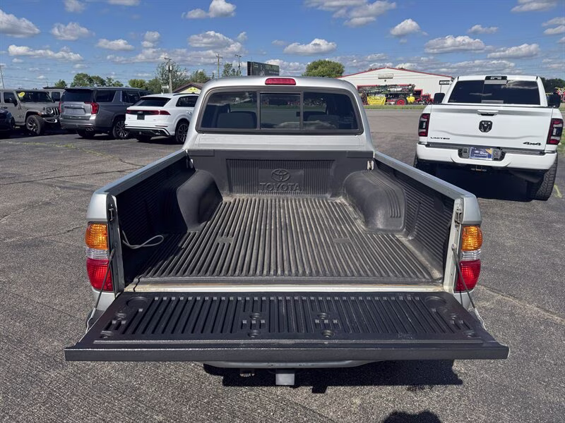 2002 Lunar Mist Metallic Toyota Tacoma PreRunner V6 RWD Truck