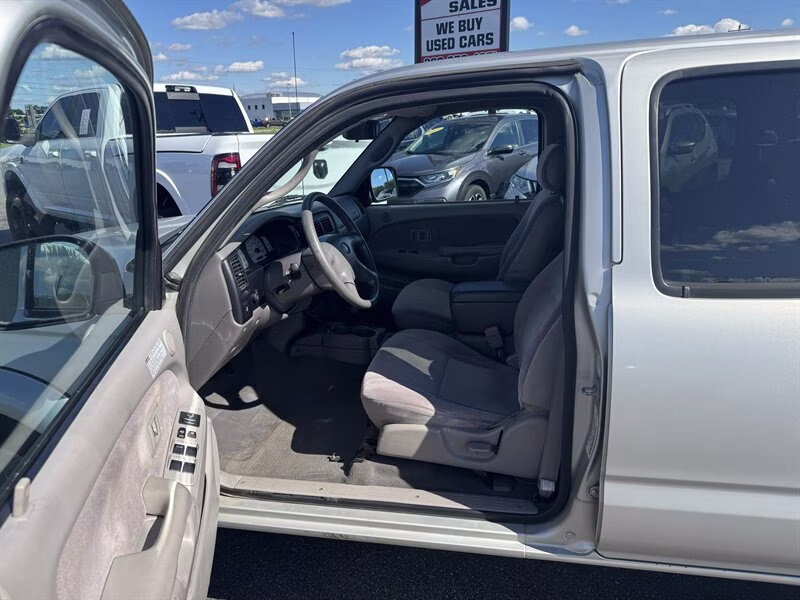 2002 Lunar Mist Metallic Toyota Tacoma PreRunner V6 RWD Truck