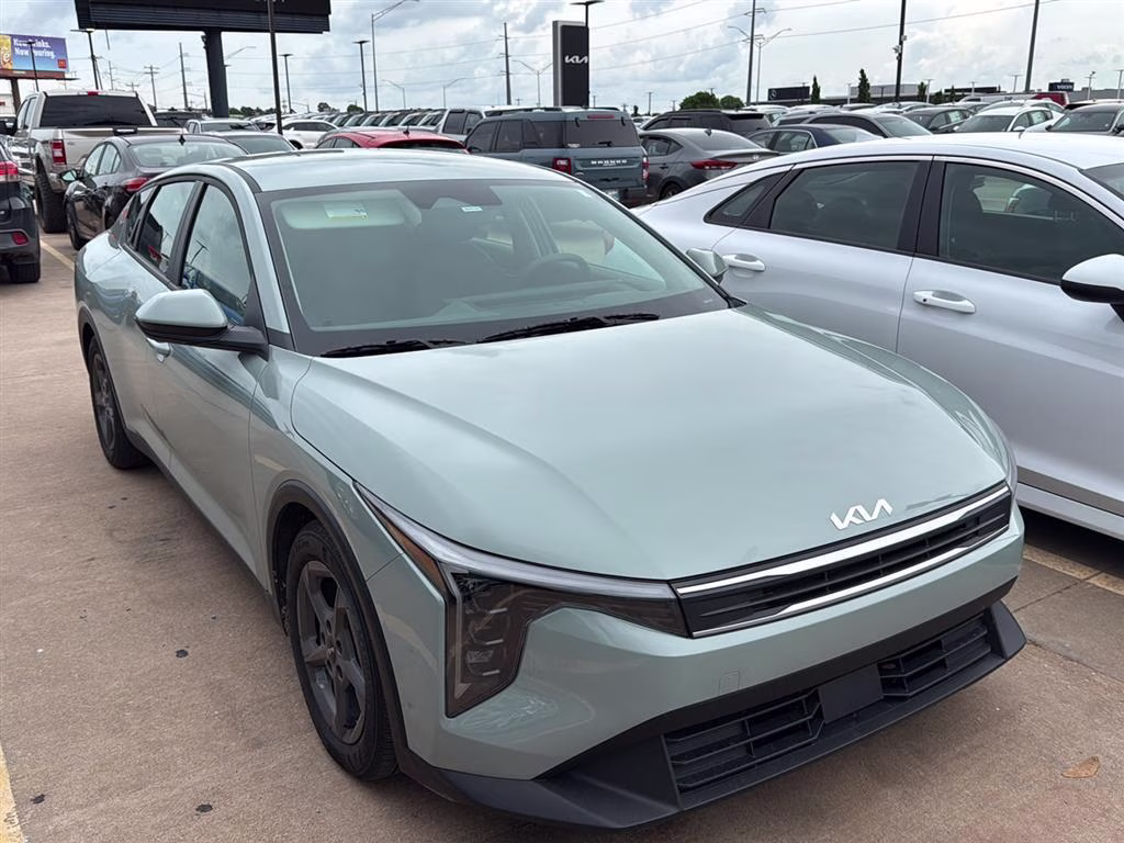 2025 MORNING HAZE Kia K4 (2.0L) LXS FWD FWD