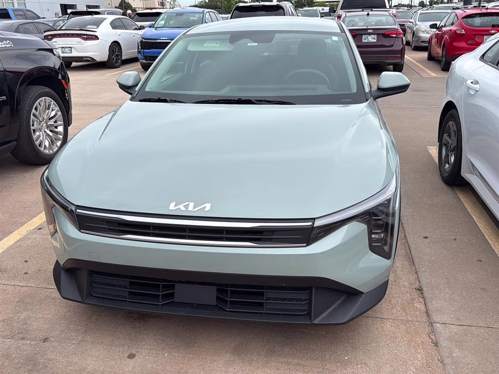 2025 MORNING HAZE Kia K4 (2.0L) LXS FWD FWD