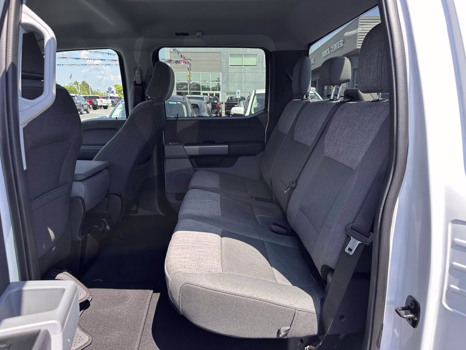 2025 Oxford White Ford Super Duty F-250 SRW XLT 4WD Crew Cab 6.75' Box 4X4 Truck
