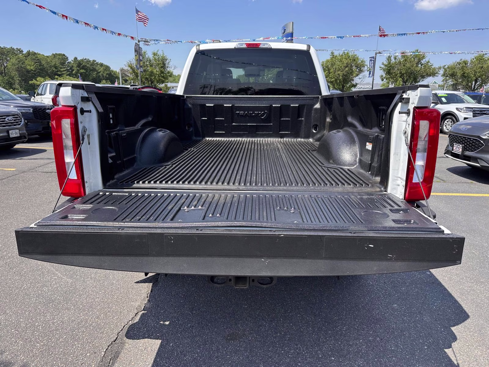 2025 Oxford White Ford Super Duty F-250 SRW XLT 4WD Crew Cab 6.75' Box 4X4 Truck