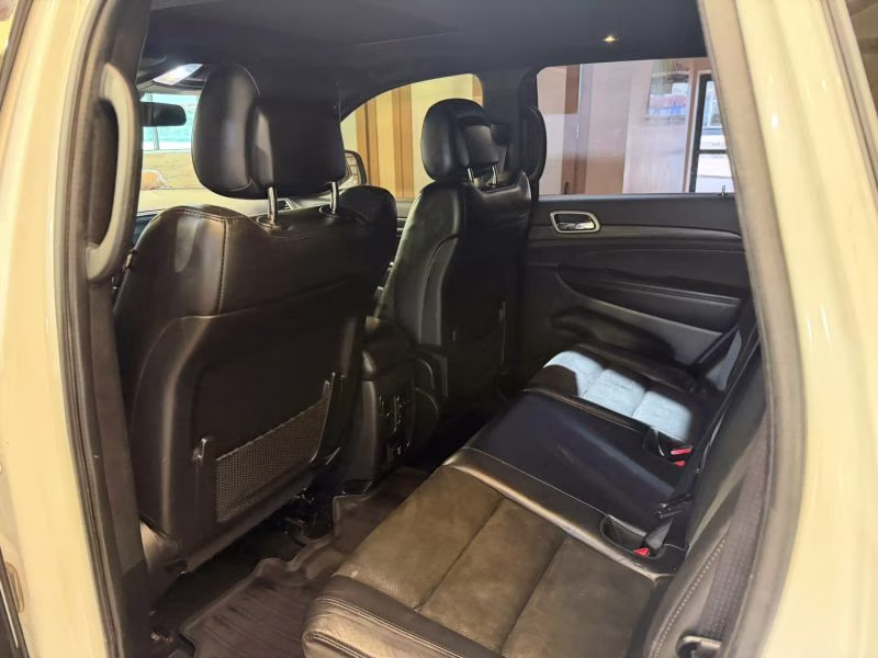 2021 White Jeep Grand Cherokee Laredo X Sport Utility 4D 4X4