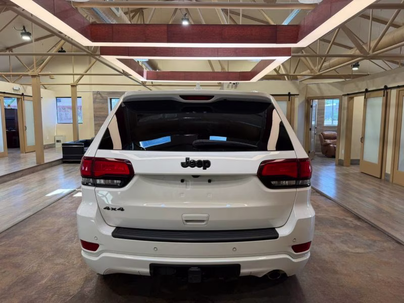2021 White Jeep Grand Cherokee Laredo X Sport Utility 4D 4X4