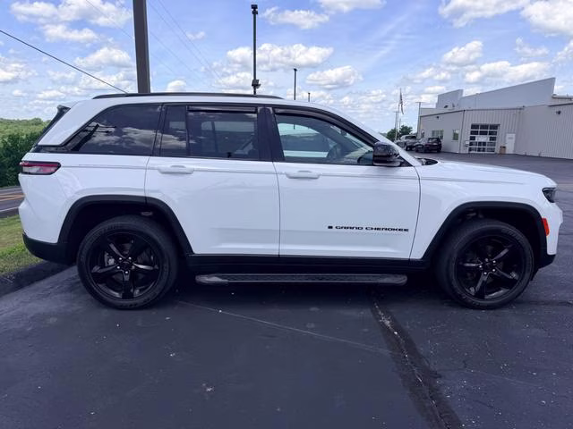 2023 WHITE Jeep Grand Cherokee Altitude X 4X4 SUV
