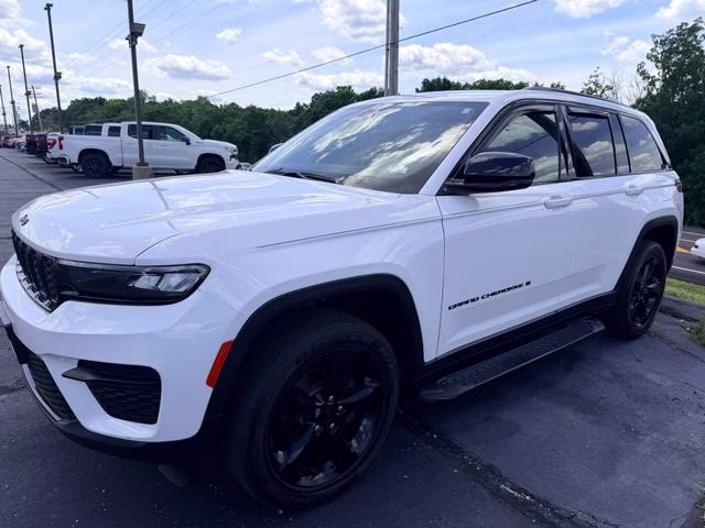 2023 WHITE Jeep Grand Cherokee Altitude X 4X4 SUV