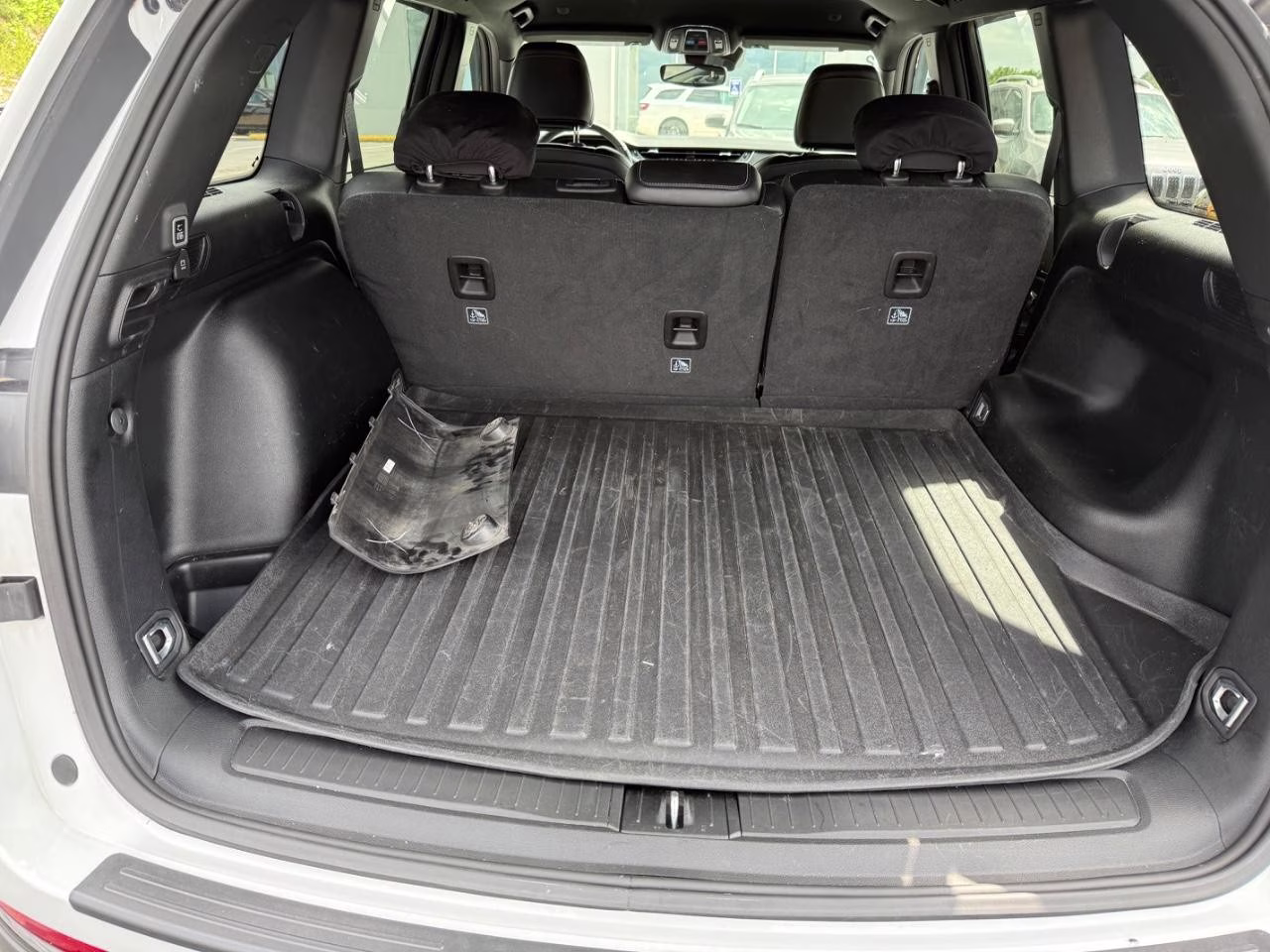 2023 WHITE Jeep Grand Cherokee Altitude X 4X4 SUV