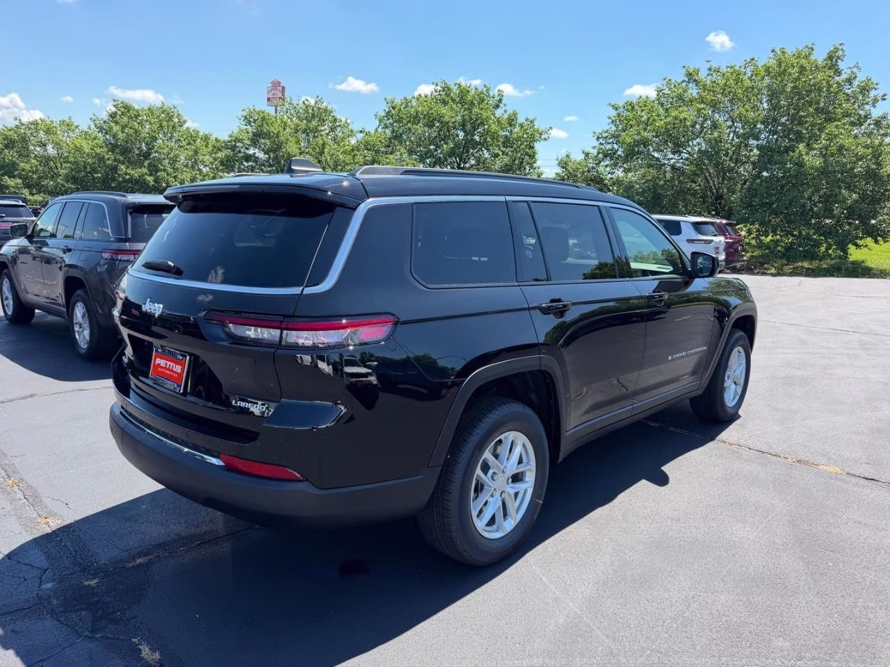 2026 Diamond Black Crystal Pearlcoat Jeep Grand Cherokee L Laredo 4X4 SUV